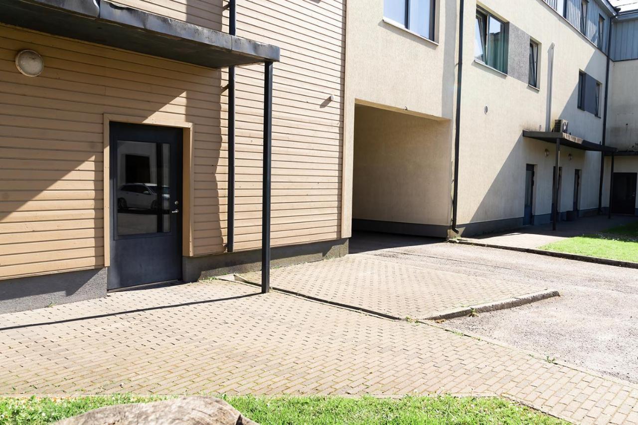 Kalevite Kodu 2-Toaline Apartment! Kuressaare Esterno foto