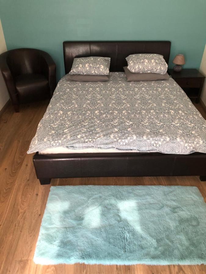 Kalevite Kodu 2-Toaline Apartment! Kuressaare Esterno foto